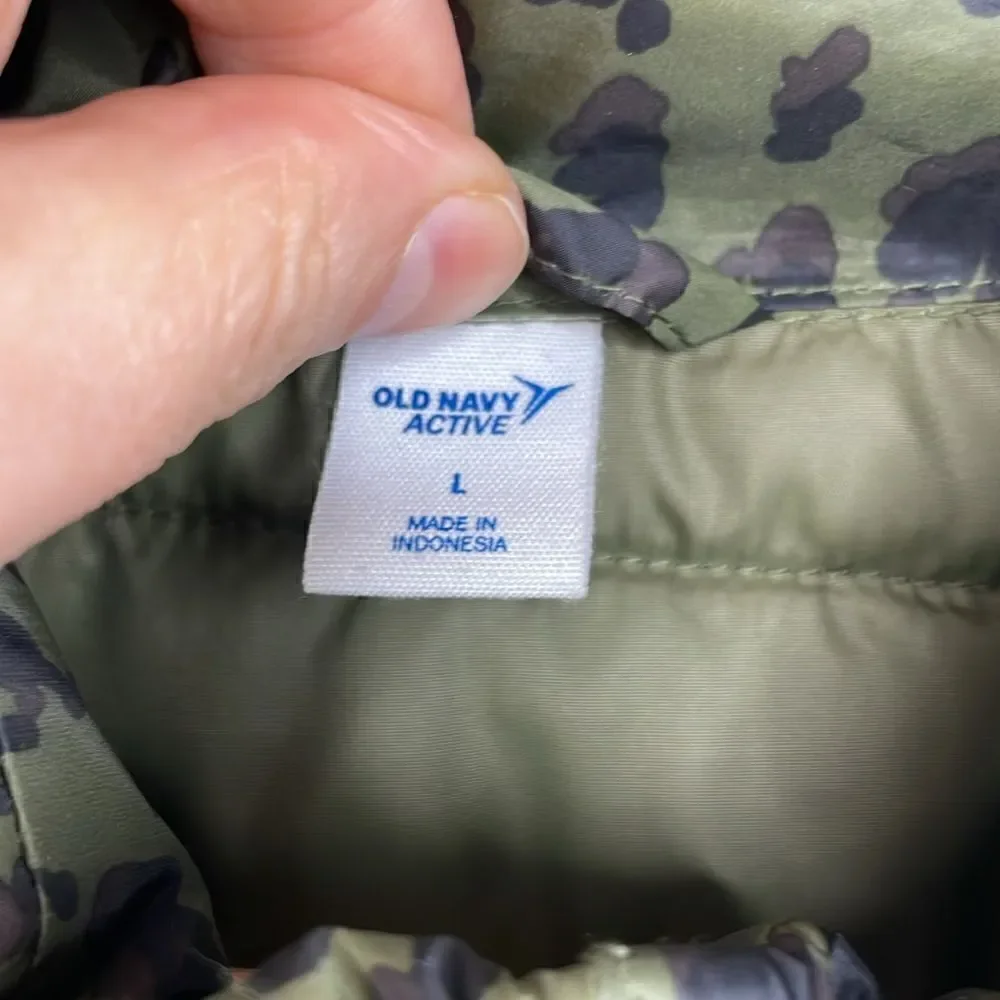 Old Navy Go-H20 Water-Resistant Narrow-Channel Puffer Jacket size Large